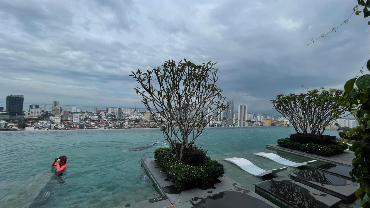 13 Beacon Executive Suites #Rooftoppool #Luxurysuites George Town Exterior photo